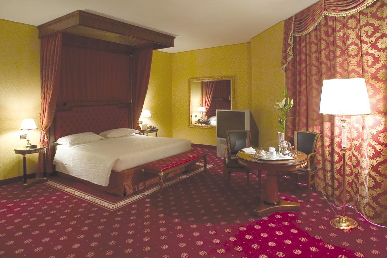 פסקיארה בורומאו Hotel Maxim מראה חיצוני תמונה